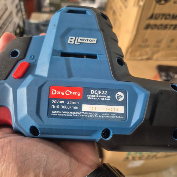 Máy cưa kiếm dùng pin 20V Dongcheng DCJF22 