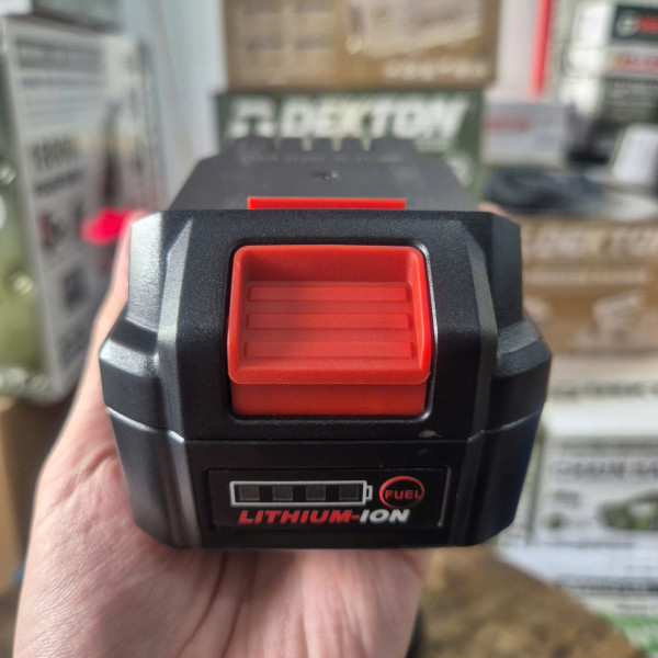 Máy cưa kiếm dùng pin 20V Dongcheng DCJF22 