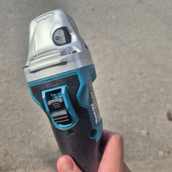 Máy mài góc dùng pin 18V MAKITA DGA404Z / DGA404RTJ2 (Đĩa 100mm)