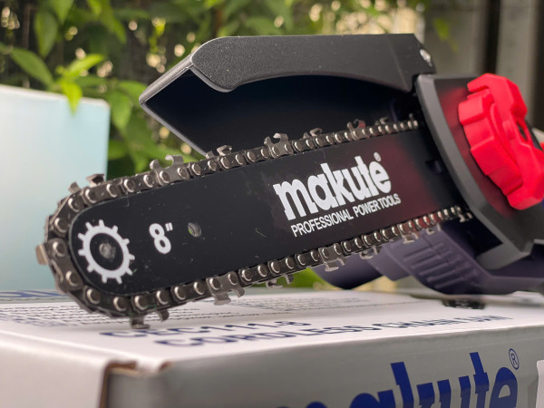 Máy cưa xích dùng pin Makute CEC111-8-BL, lam dài 20cm