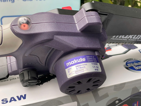 Máy cưa xích dùng pin Makute CEC111-8-BL, lam dài 20cm
