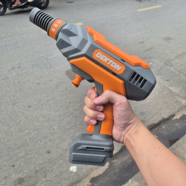 Máy rửa xe pin DEKTON M21-SRX1401PLUS  ( thân máy )