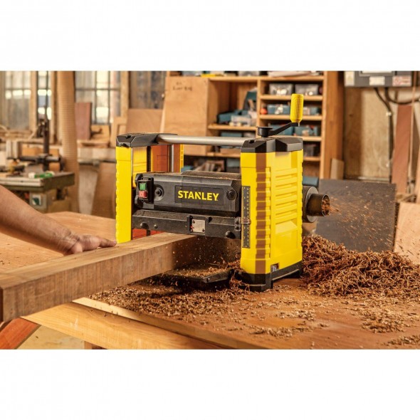 Máy bào gỗ để bàn 1800W Stanley STP18-B1