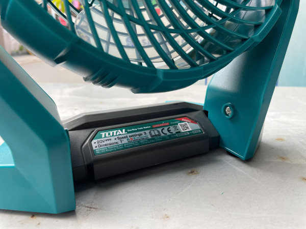 Quạt máy dùng pin 20V Total TFALI2007