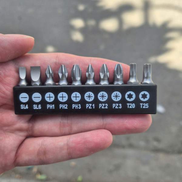 Máy siết vặn vít dùng pin Lithium 8V TOTAL TSDLI08025
