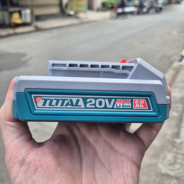 Máy hút bụi dùng pin Lithium 20V TOTAL TVLI20126 (1 pin 2AH, 1 sạc, 500ml)