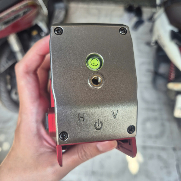 Máy cân bằng laser 12 tia xanh YAMASU YMS-12D