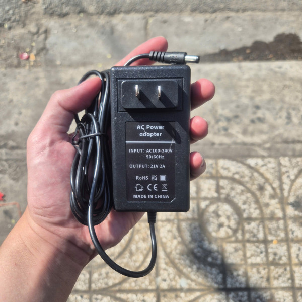 Quạt tích điện dùng pin Yamasu YMS –MQ33