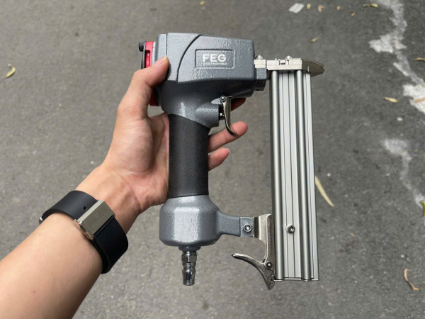 Máy bắn đinh T (F) chạy hơi FEG EG-F30G, 3Ccm