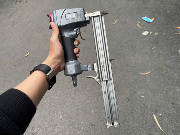 Máy bắn đinh T (F) chạy hơi FEG EG-F30G, 3Ccm
