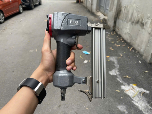Máy bắn đinh T (F) chạy hơi FEG EG-F30G, 3Ccm