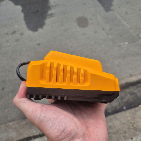 Dụng cụ bơm và kiểm tra lốp xe ô tô dùng pin Lithium 20V INGCO CACLI2018