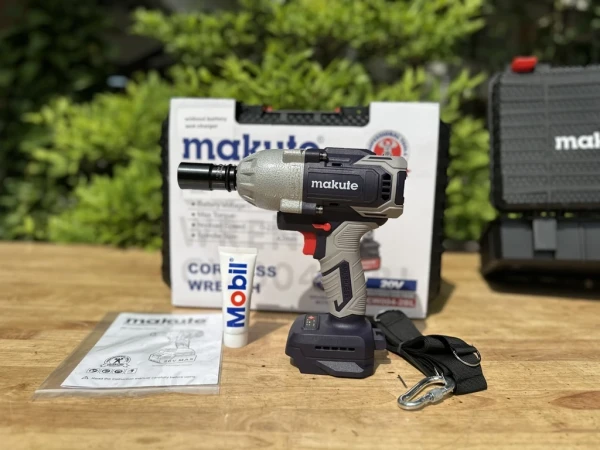 Máy bulong Pin makute CW004 800n/m