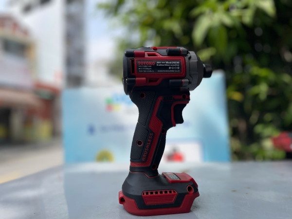 Máy siết vít 21V 230N.m Toyoko 20230S, 20230SL