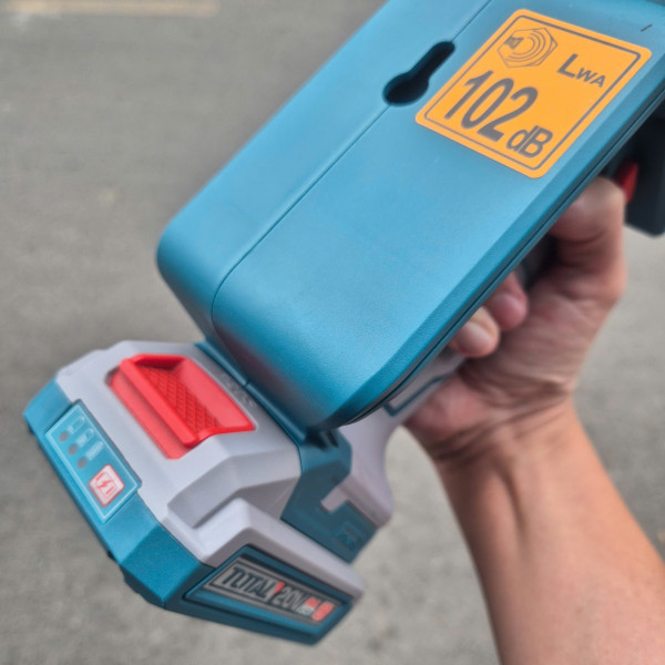 Máy cưa xích dùng pin 20V TOTAL TGSLI20581 (1 Pin 2.0Ah & Sạc)