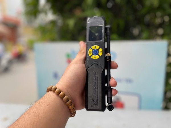 Máy Bơm Lốp Ô Tô Không Dây Michelin 3321 Cao Cấp, 150 psi