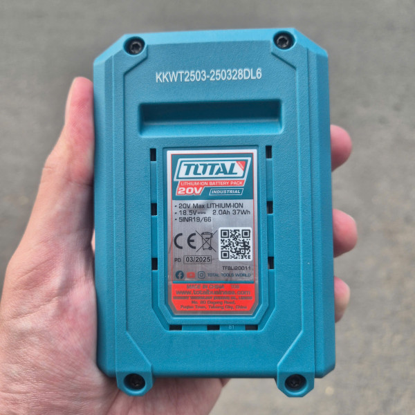 Máy khoan búa dùng pin Lithium-ion 20V TOTAL TIDLI20668 (2 pin 2.0Ah và 1 sạc)