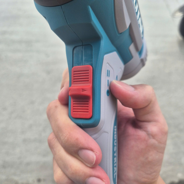 Máy thổi nhiệt dùng pin 20V TOTAL TBLI20035 (1 pin 5.0Ah và sạc)