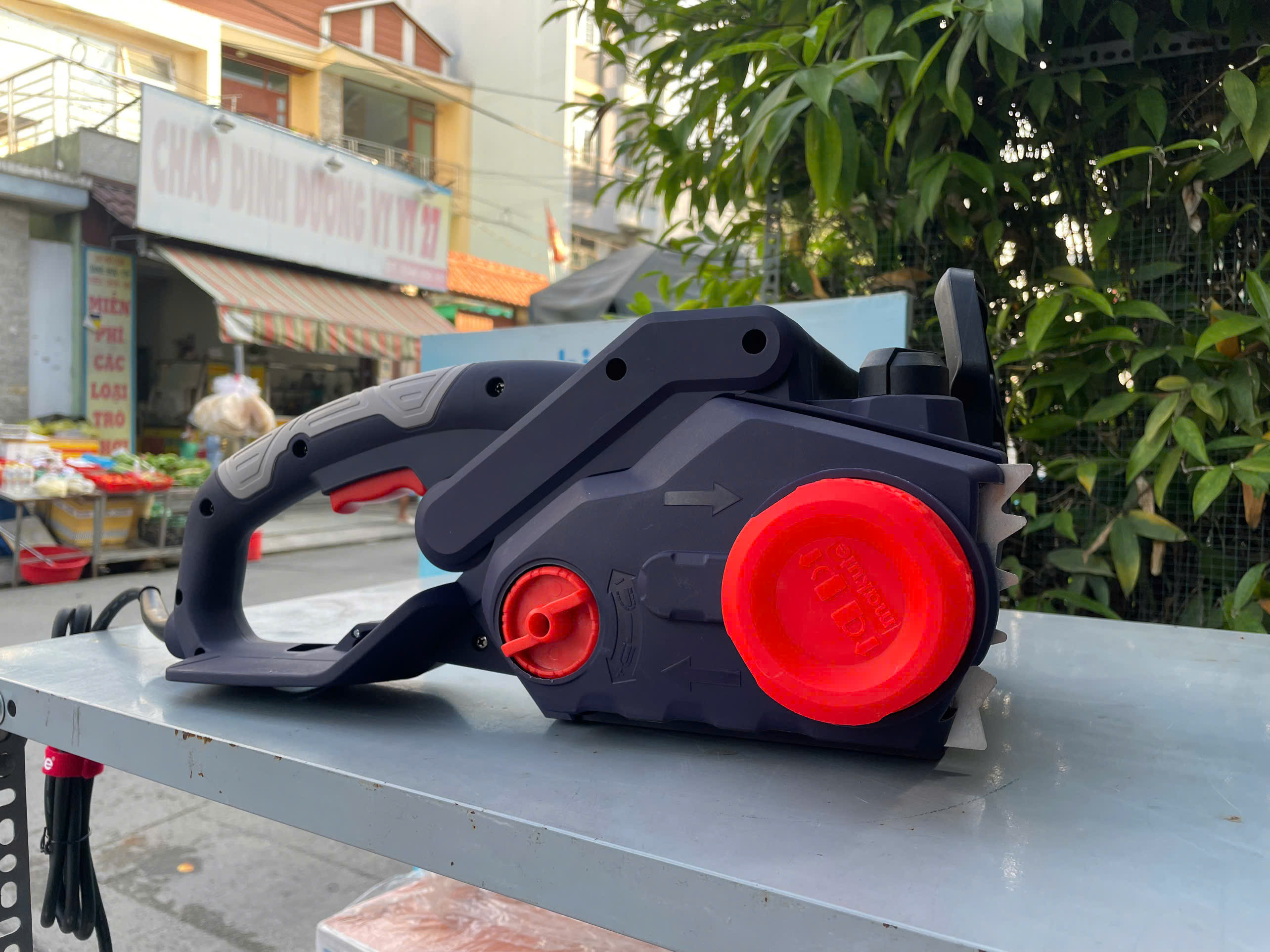 Máy cưa xích điện Makute EC004, CS 2200w