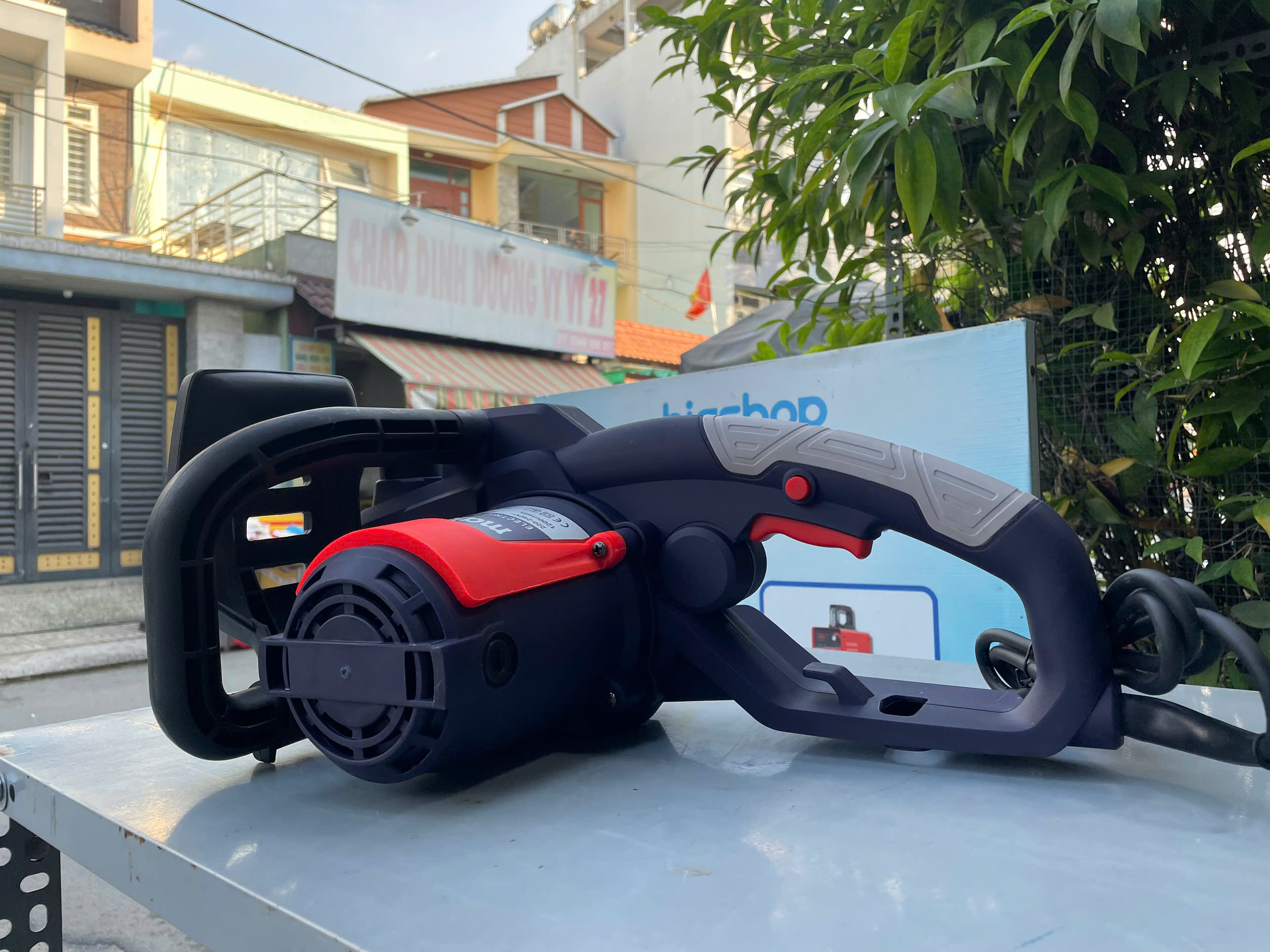 Máy cưa xích điện Makute EC004, CS 2200w