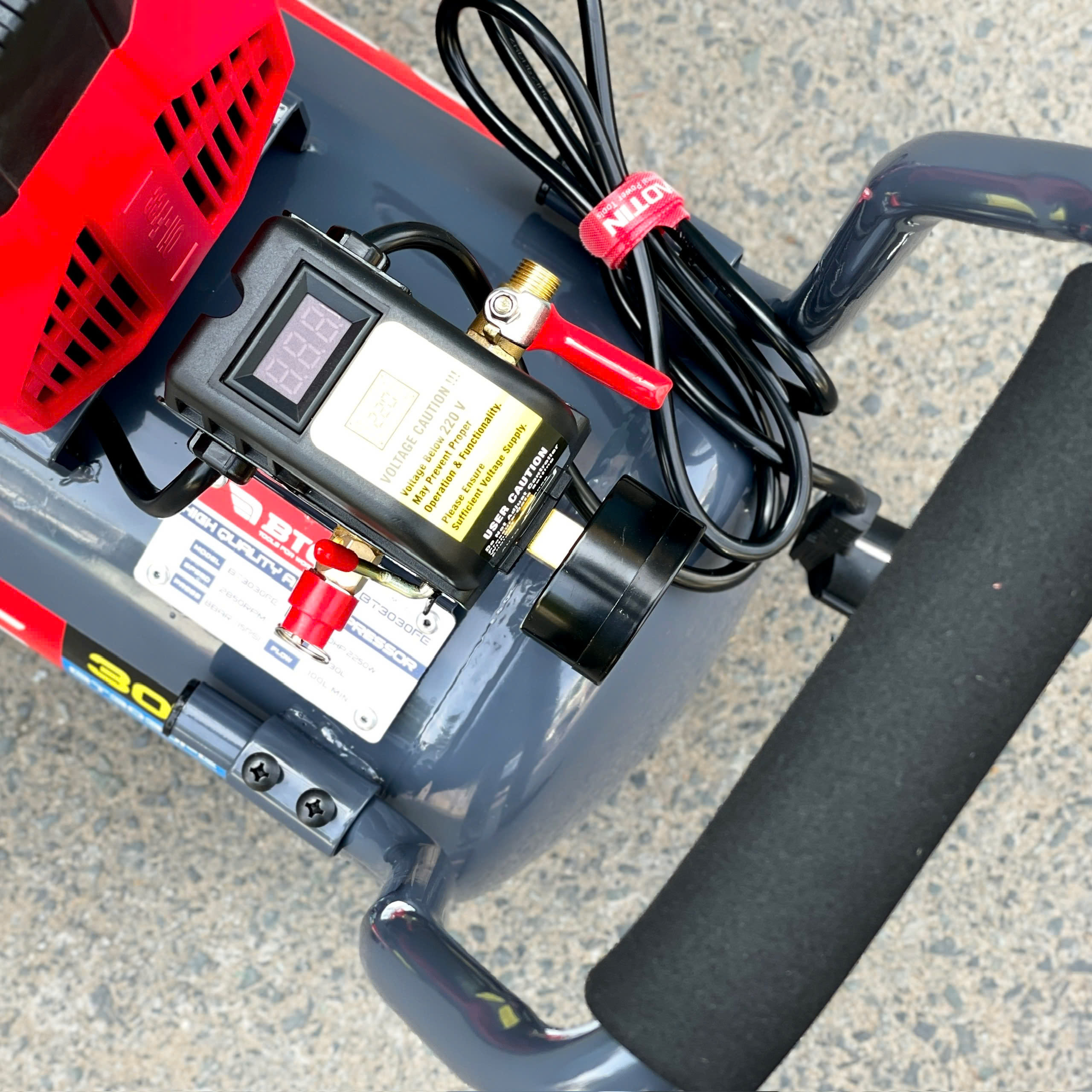 Máy Nén Khí Không Dầu BITEC BT3032FE (30L), 1500W