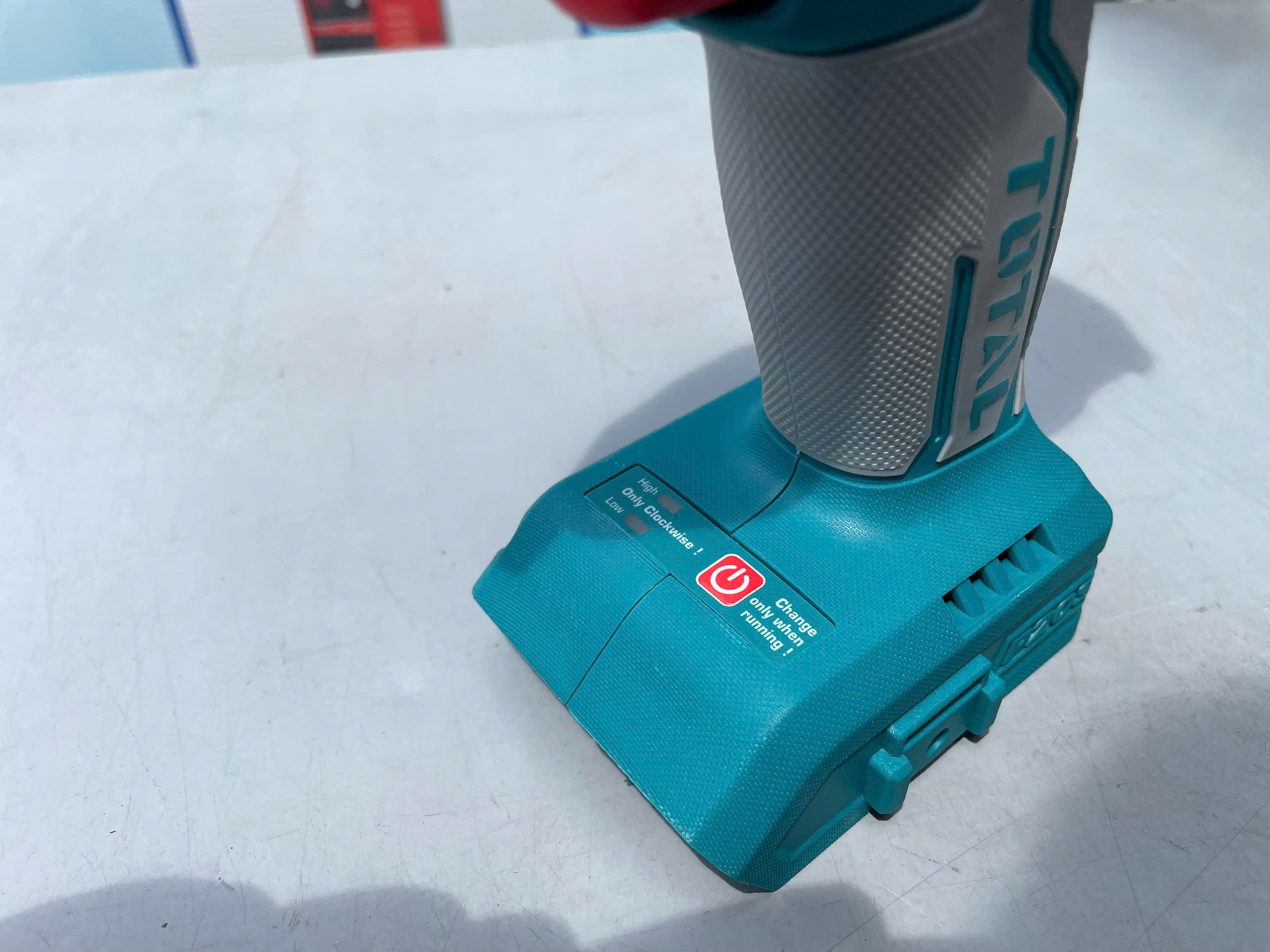 Máy siết vít dùng pin Total TIRLI2002, 20v (không chổi than)