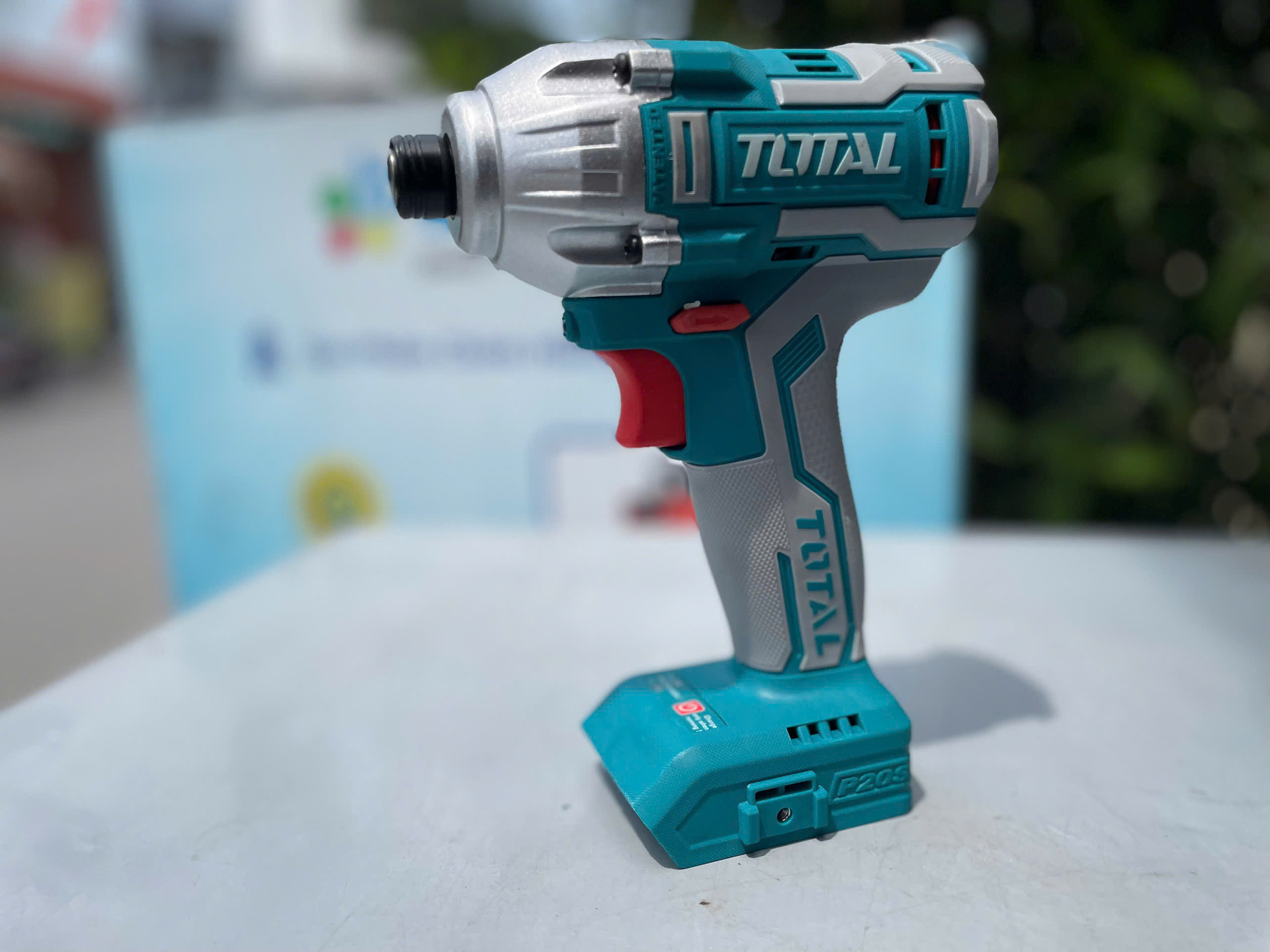 Máy siết vít dùng pin Total TIRLI2002, 20v (không chổi than)