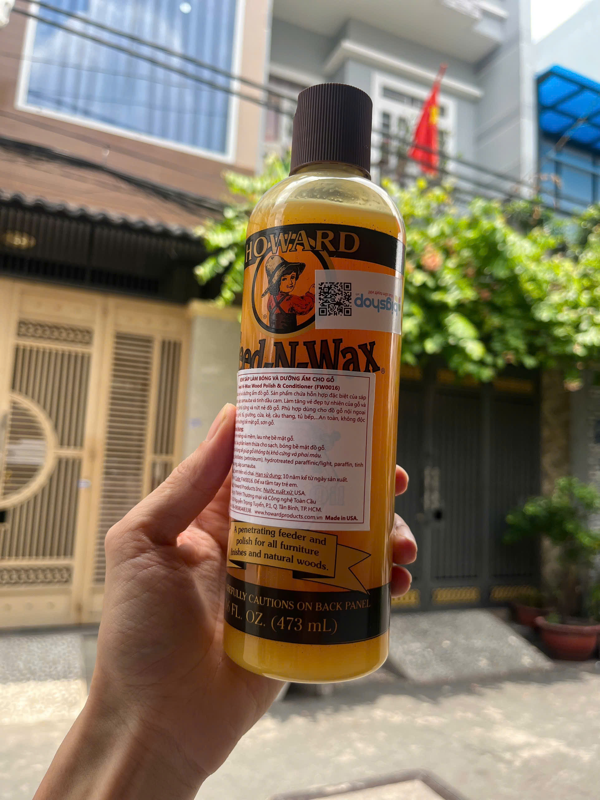 Kem làm bóng và dưỡng ẩm cho đồ gỗ nội ngoại thất Howard FW0016 ( 473ml )