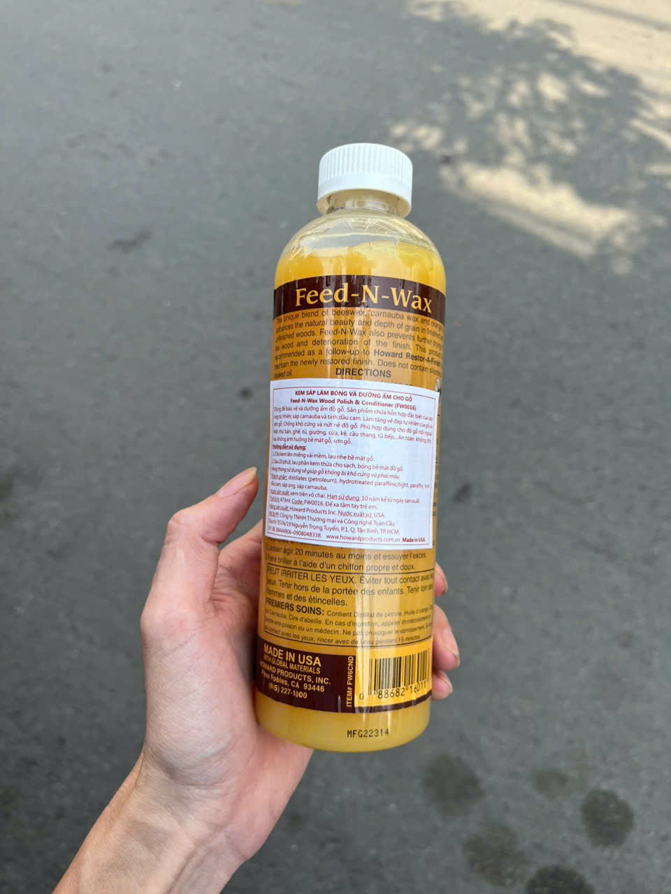 Kem làm bóng và dưỡng ẩm cho đồ gỗ nội ngoại thất Howard FW0016 ( 473ml )