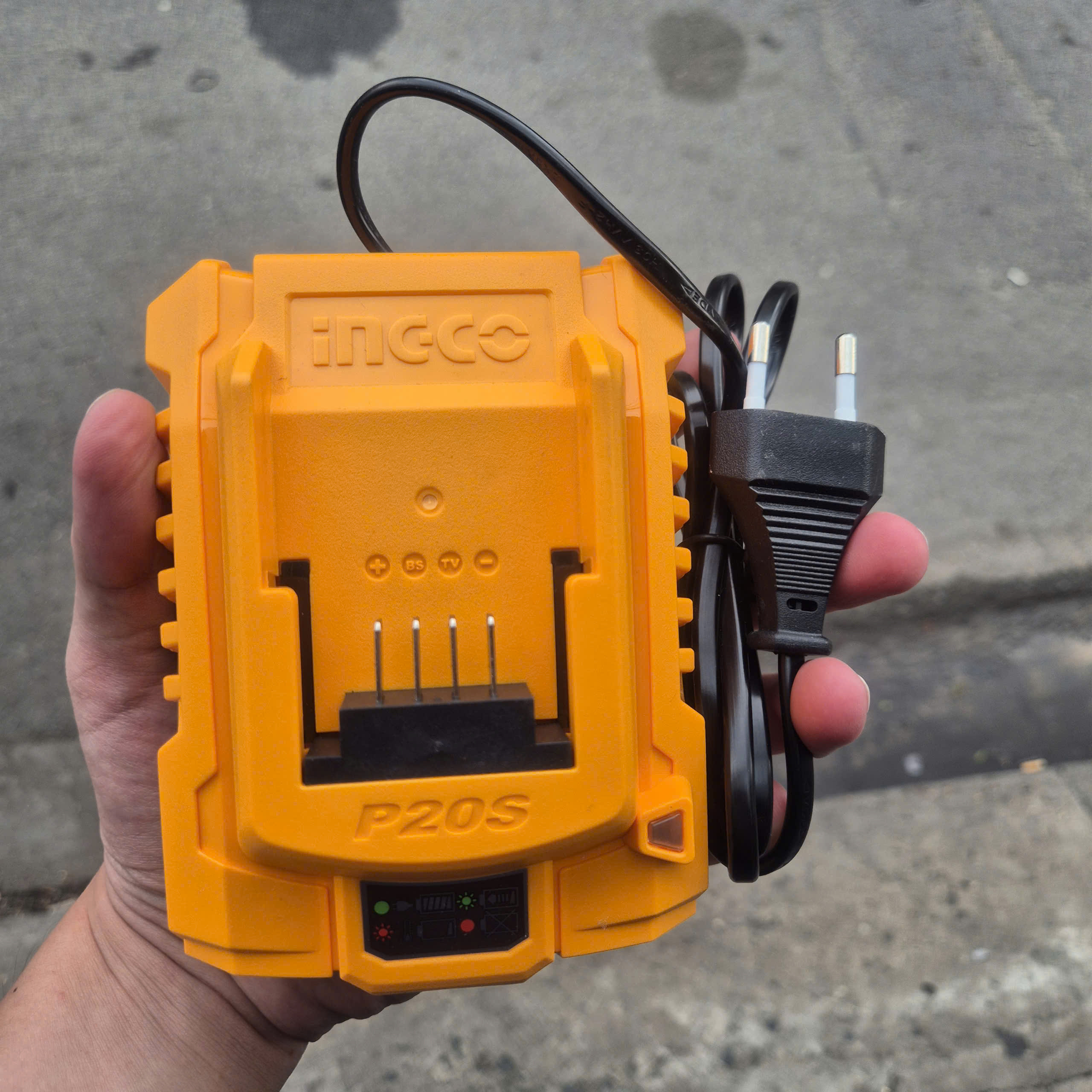 Đế sạc pin 20V/2Ah Ingco FCLI2001