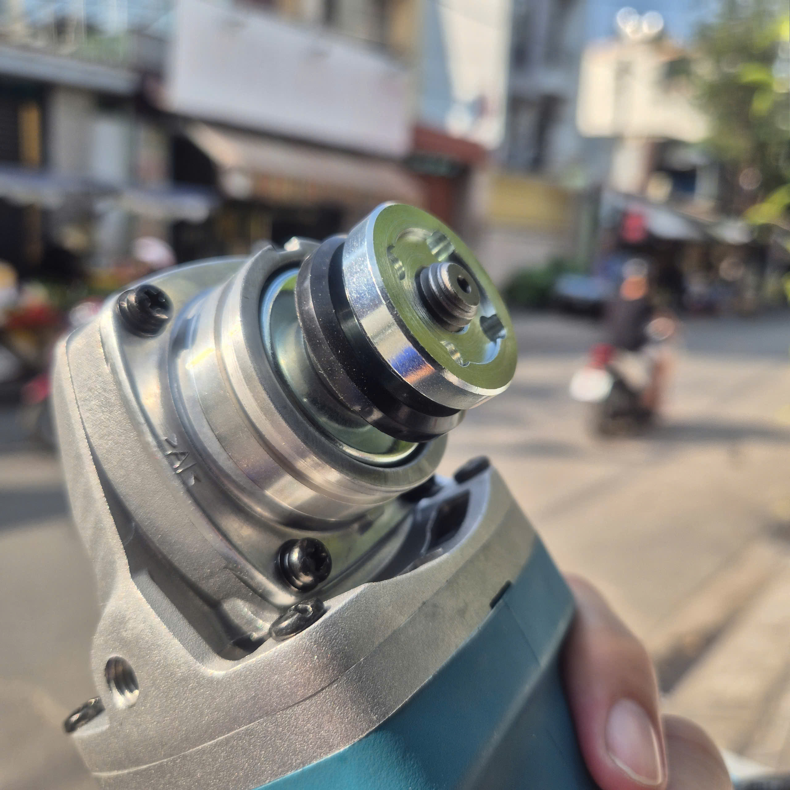 Máy mài góc Makita 9556HN 100mm, 840W (Công tắc trượt)