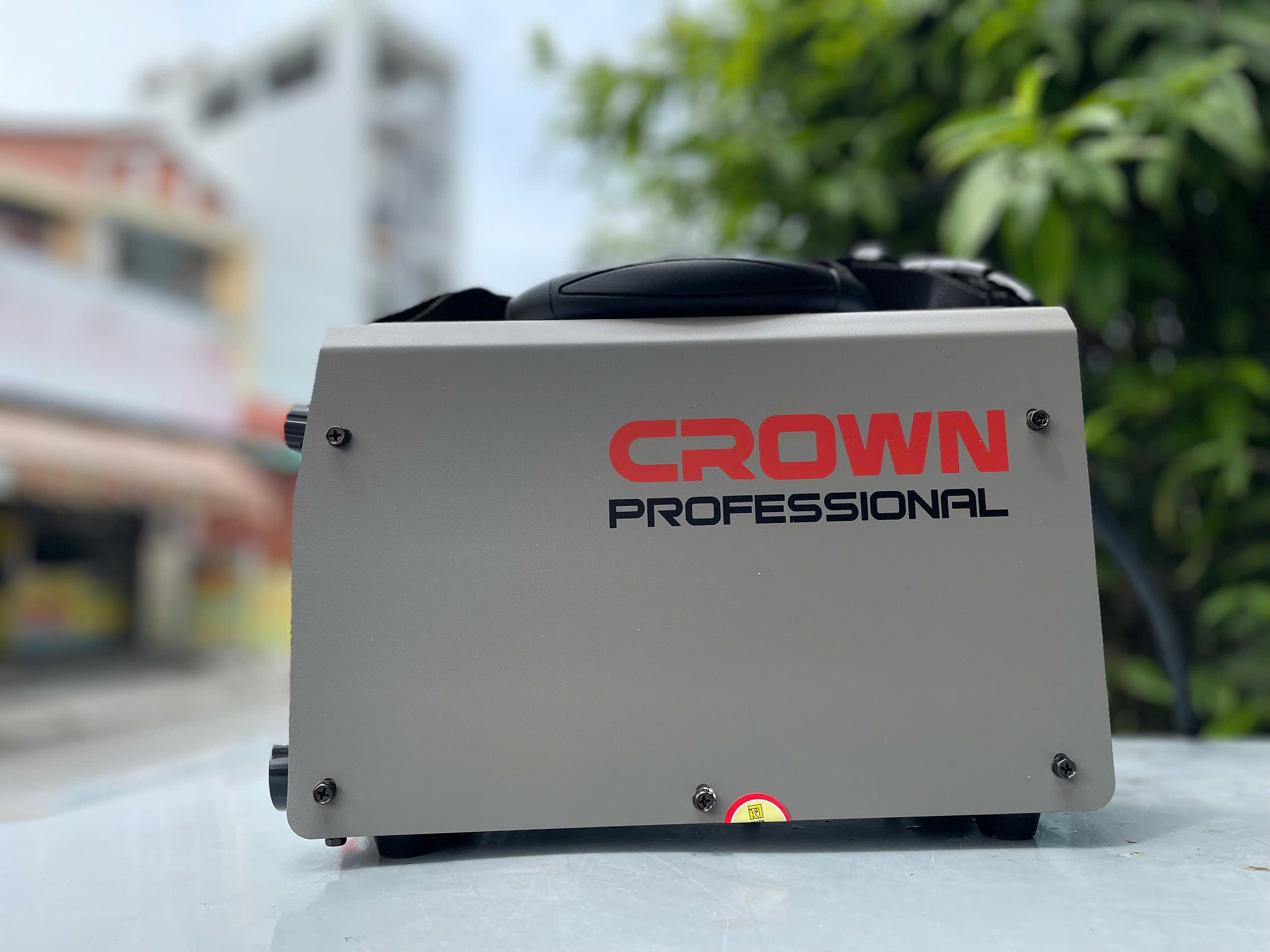 Máy hàn điện tử Crown CT33098, hàn que 2.5 ly