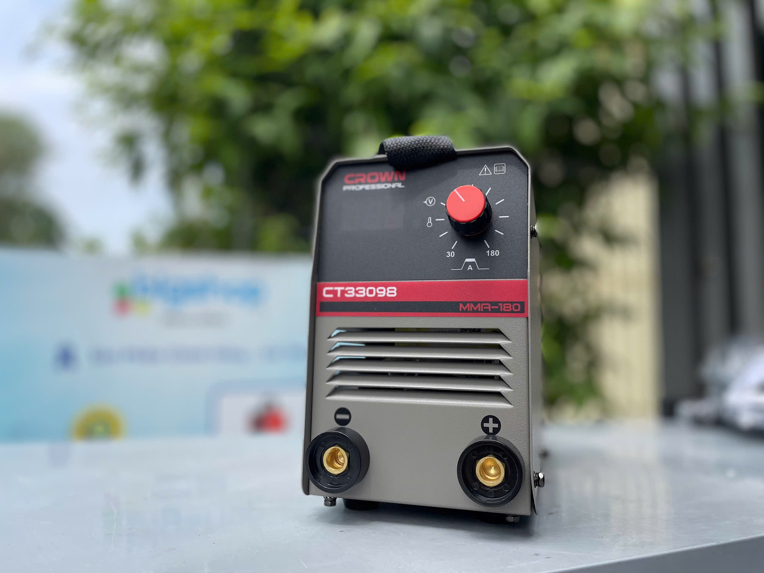 Máy hàn điện tử Crown CT33098, hàn que 2.5 ly