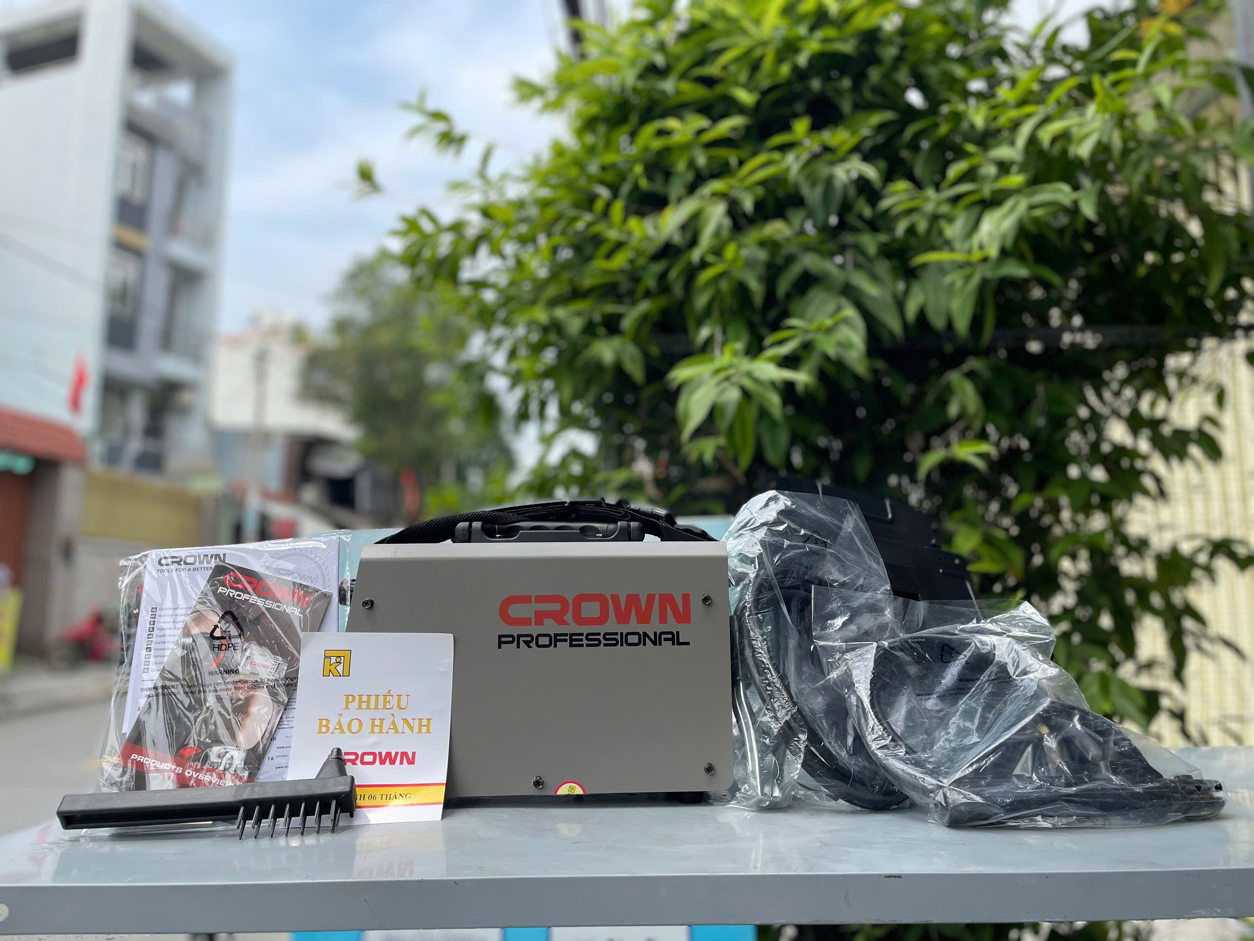 Máy hàn điện tử Crown CT33099 MMA-200