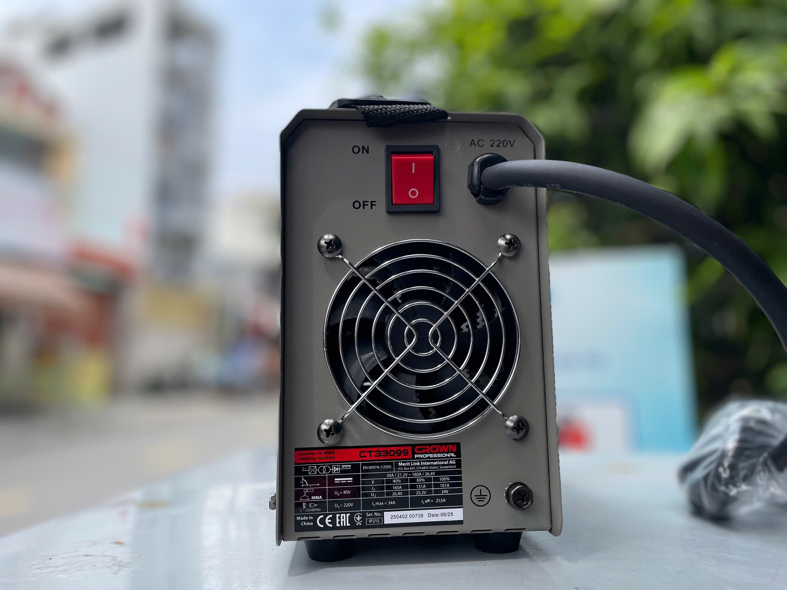 Máy hàn điện tử Crown CT33099 MMA-200