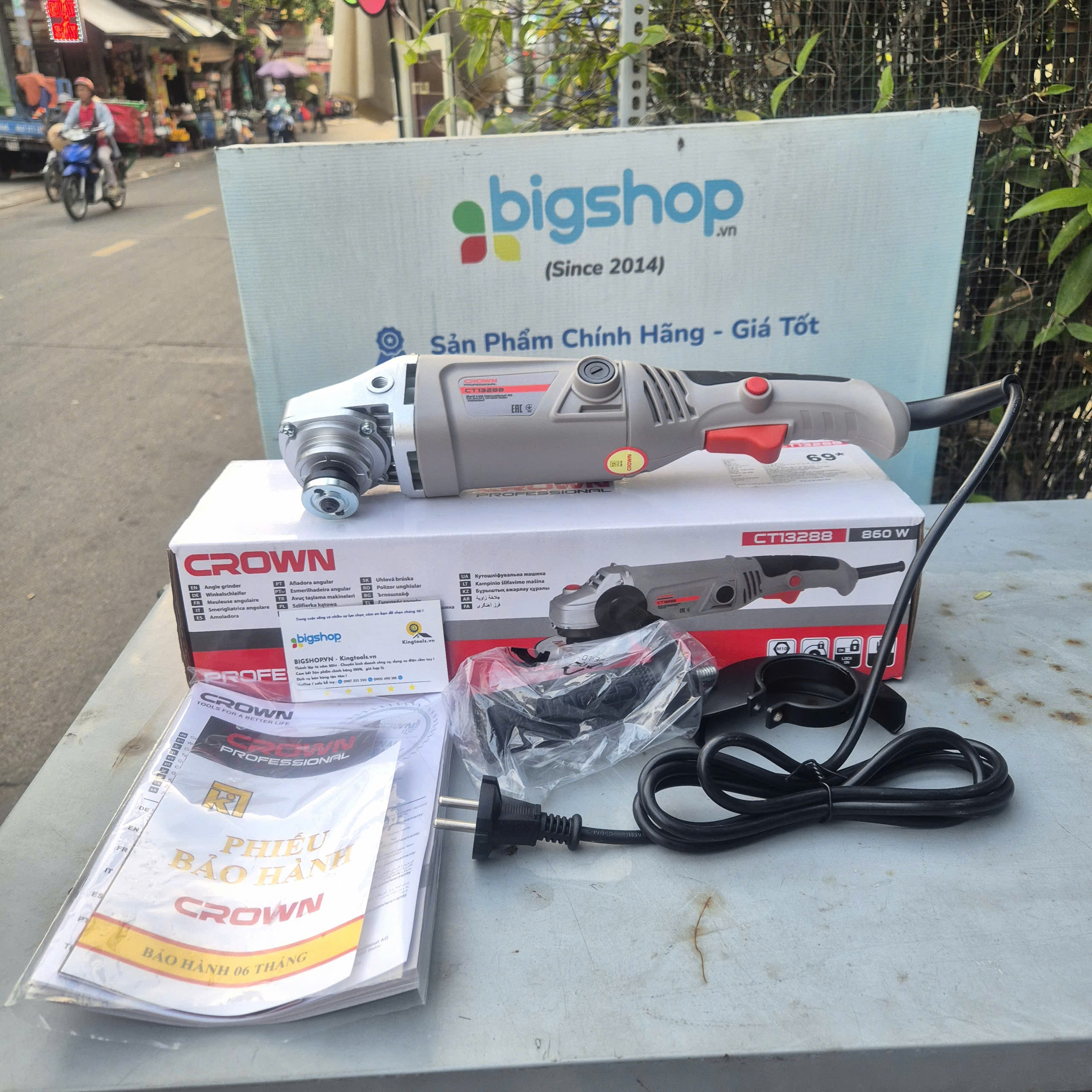 Máy mài góc 860W Crown CT13288, 100mm, công tắc bóp