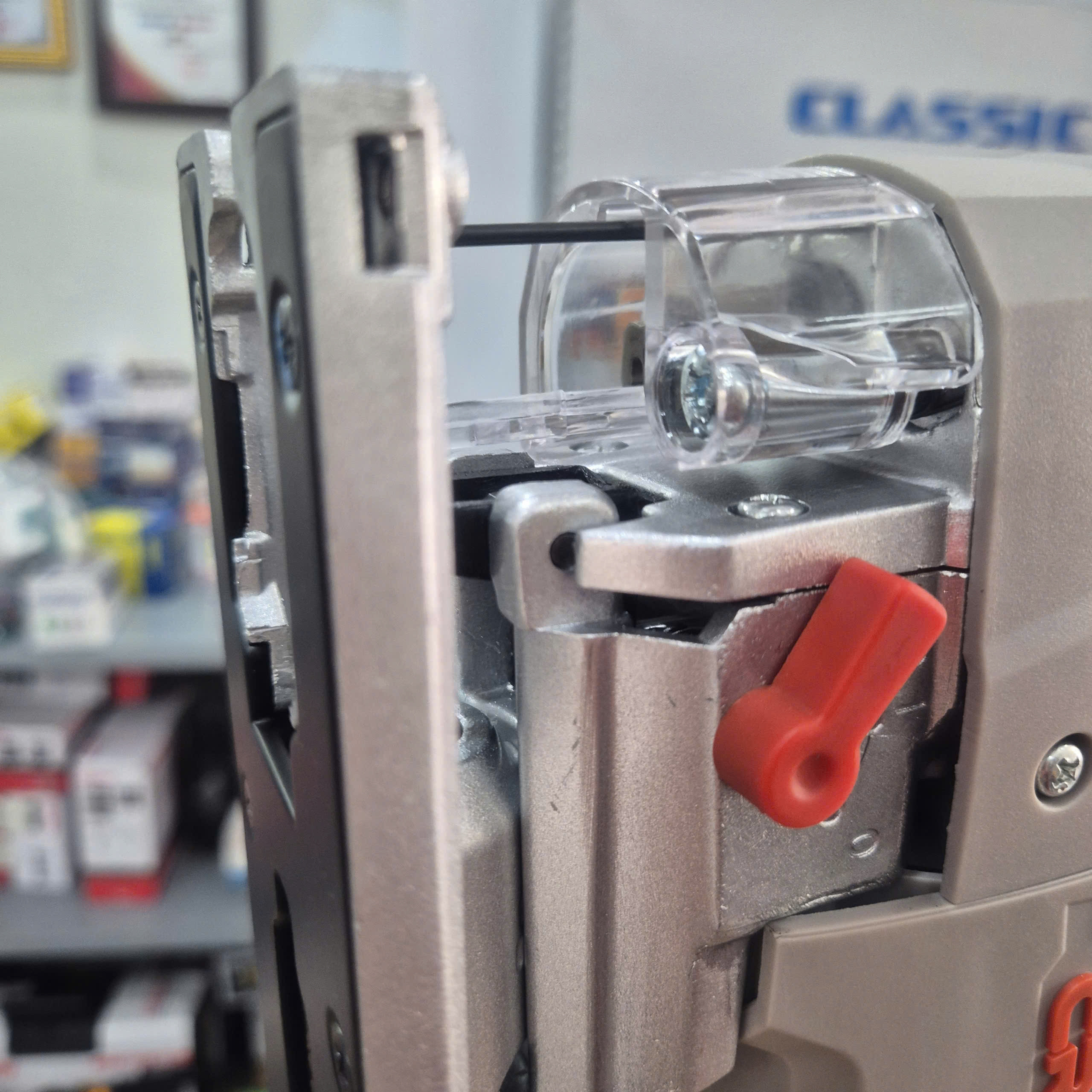 Máy cưa lọng Crown CT15189, CS 710W