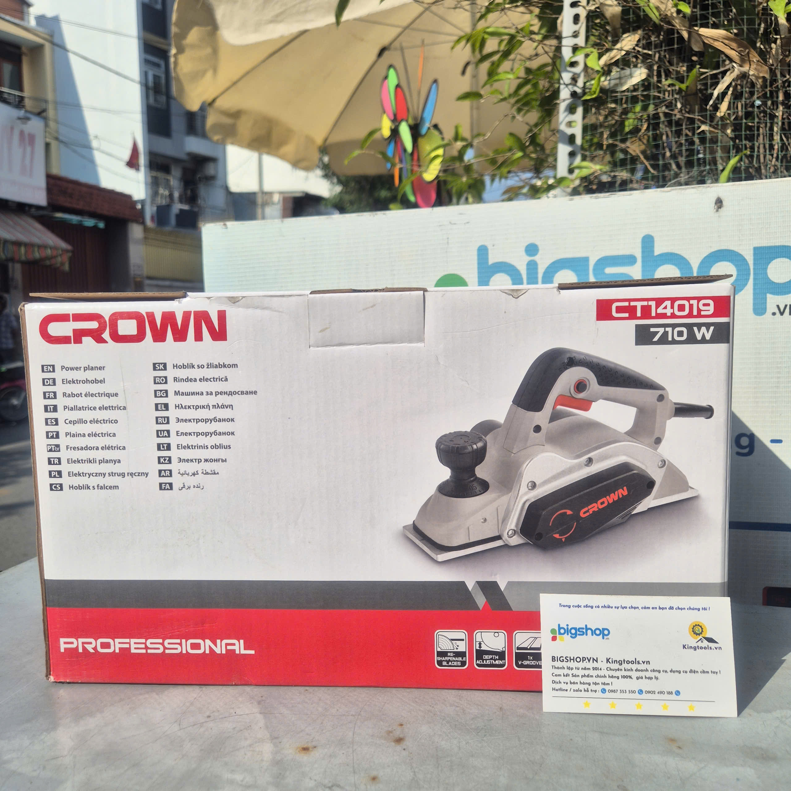 Máy bào Crown CT14019, cs 710W