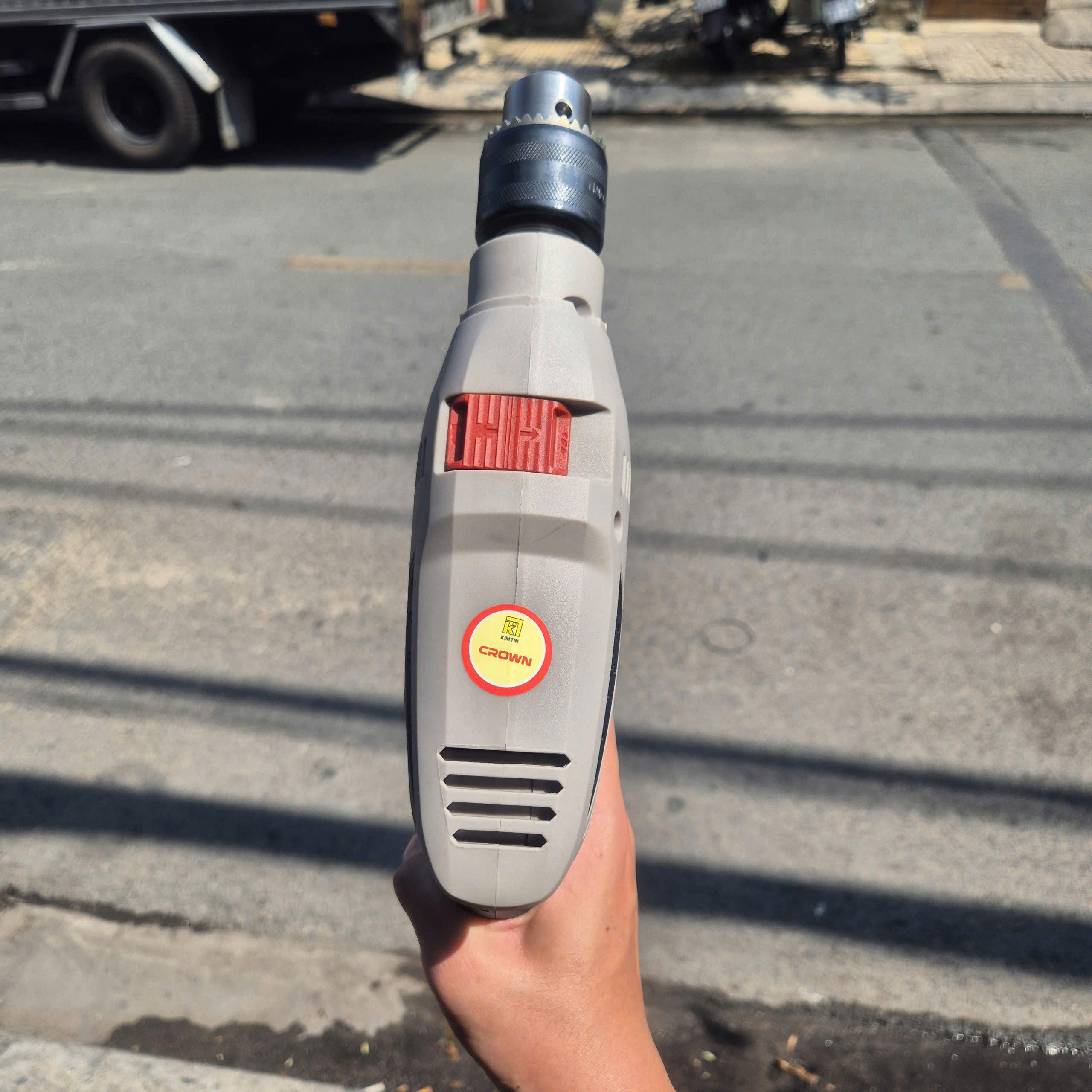 Máy khoan động lực 600W Crown CT10128