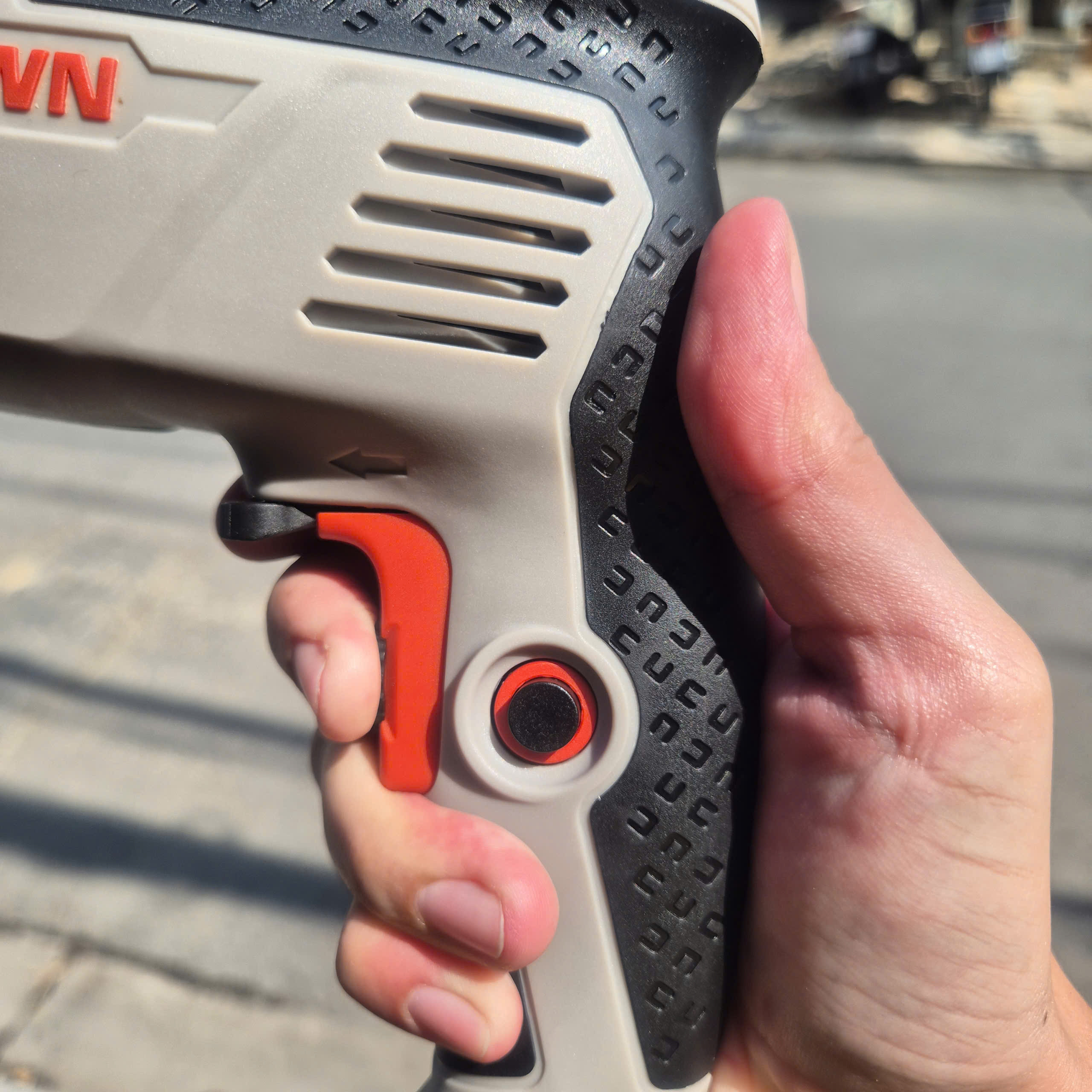 Máy khoan động lực 600W Crown CT10128