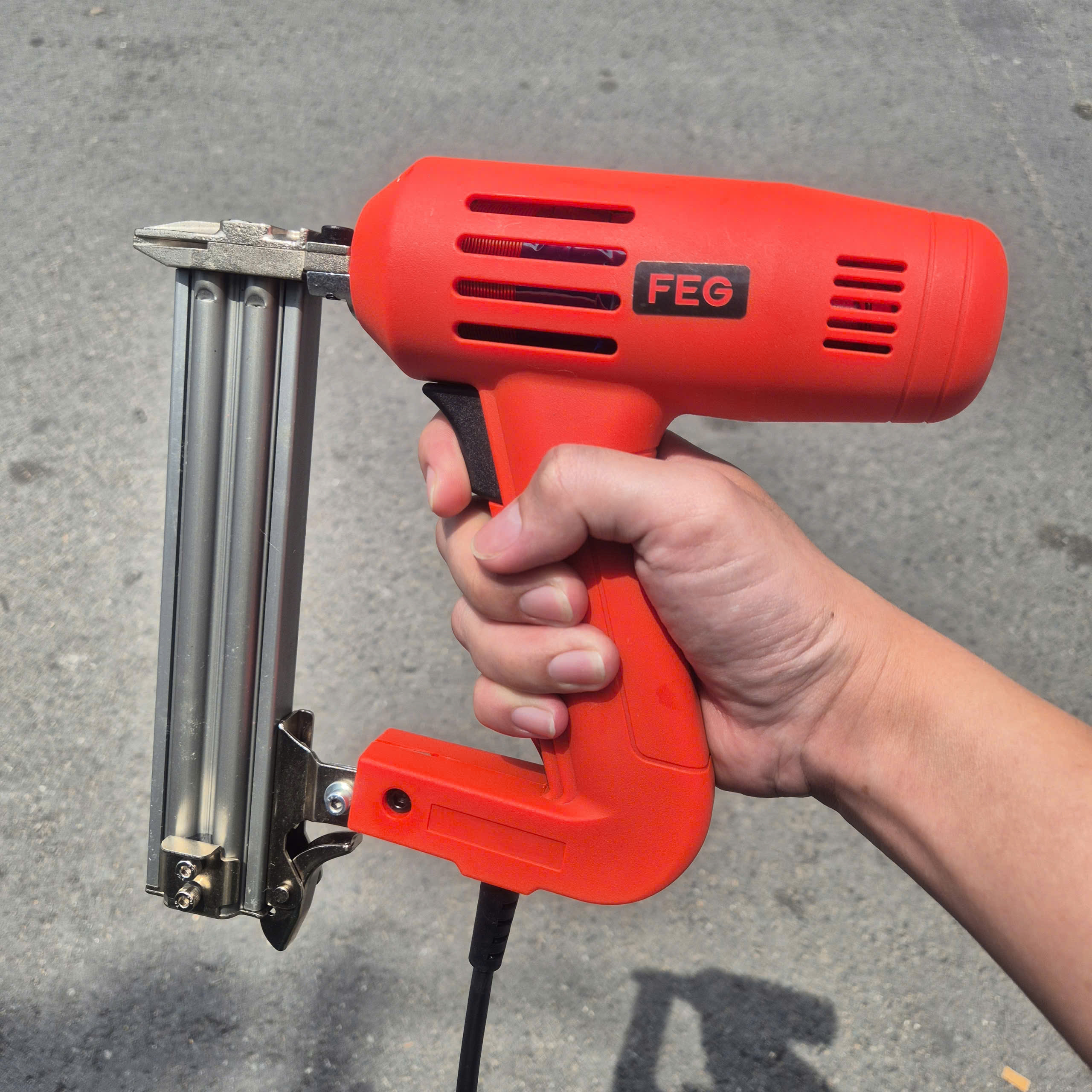 Máy bắn đinh bằng điện FEG EGP-30T (CS 1850W)