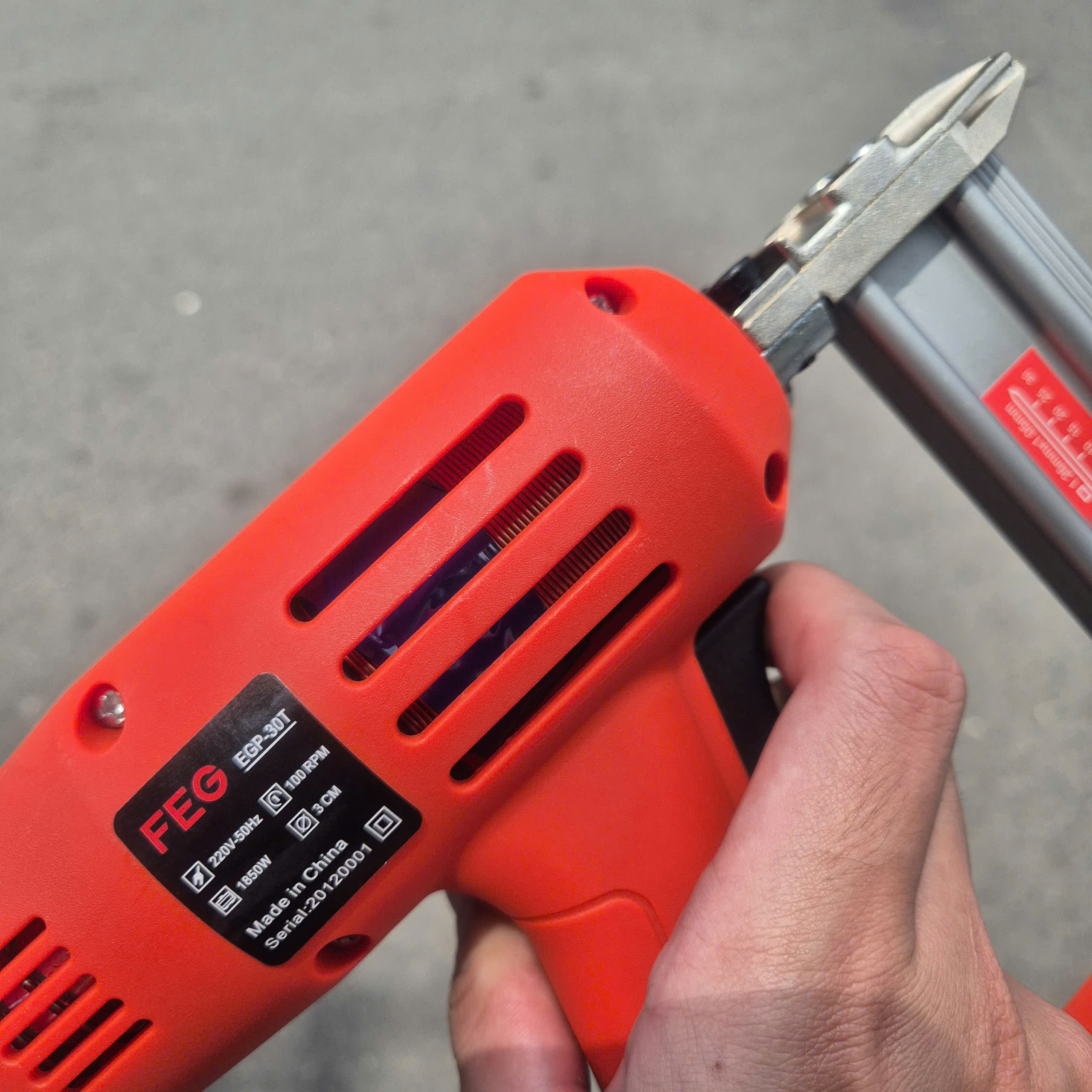 Máy bắn đinh bằng điện FEG EGP-30T (CS 1850W)