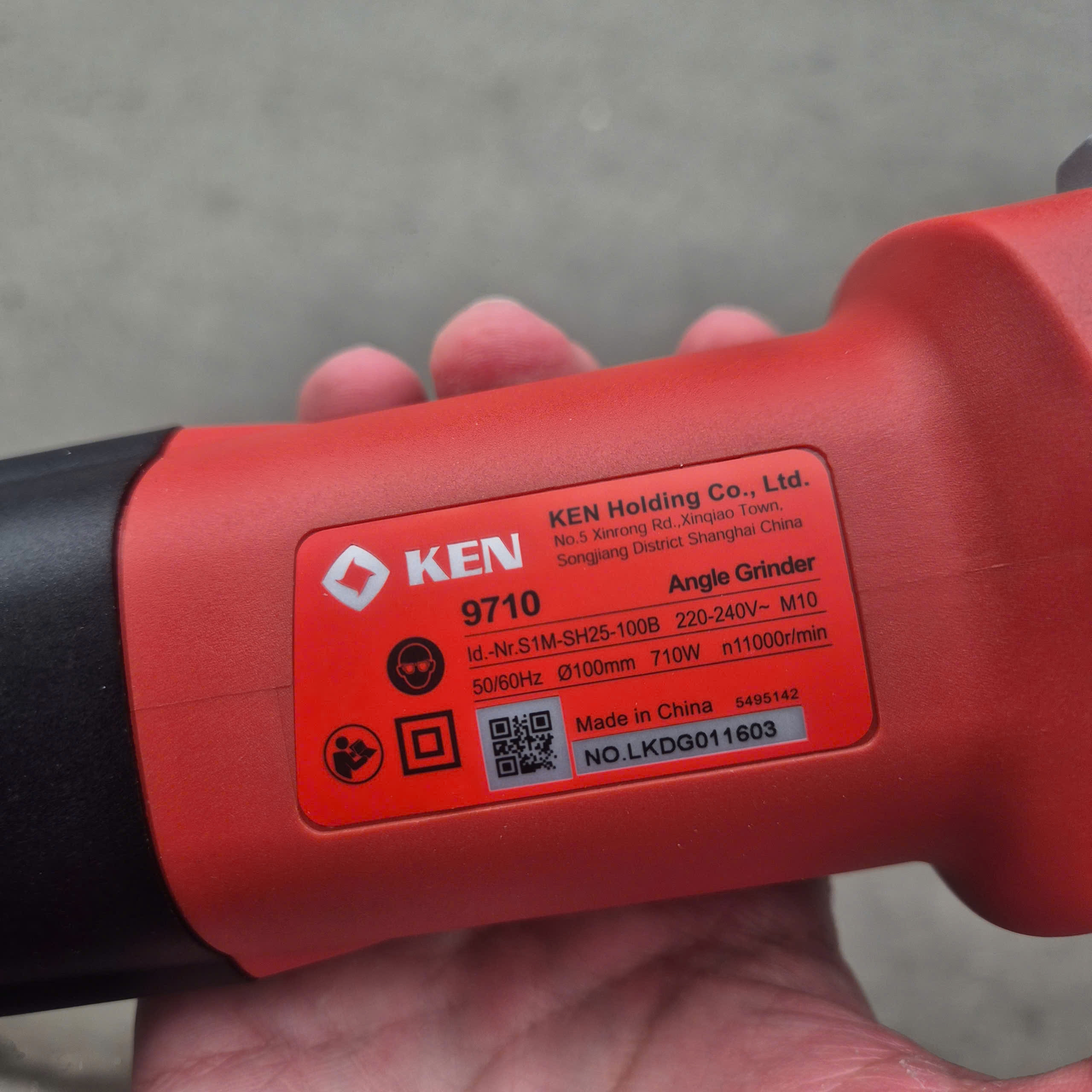 Máy mài góc KEN 9710 (710W), công tắc đuôi