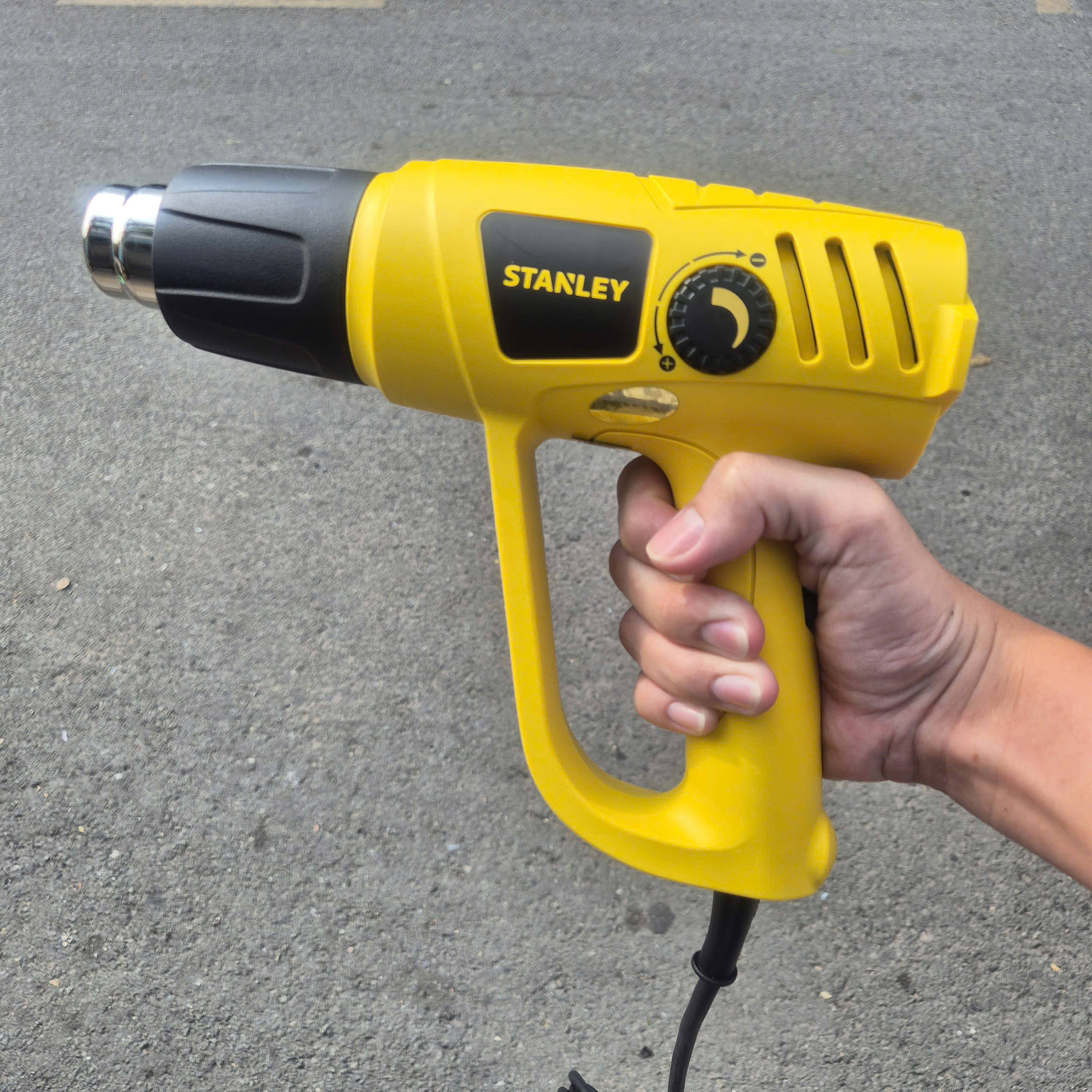 Máy thổi hơi nóng Stanley STEL 670, 2000W