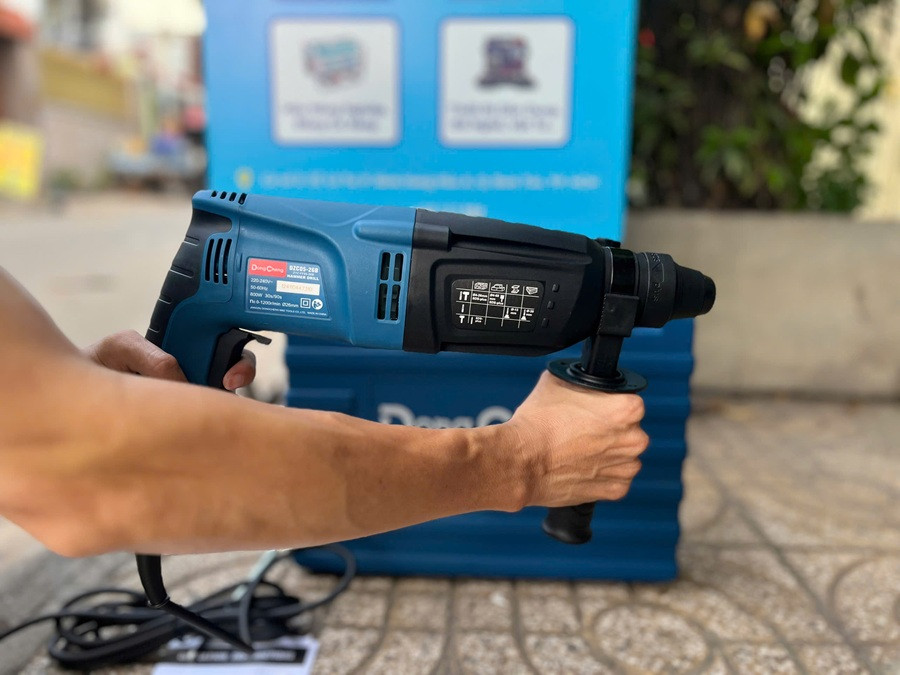 Máy khoan đục bê tông Dongcheng DZC05-26B, cs 800W