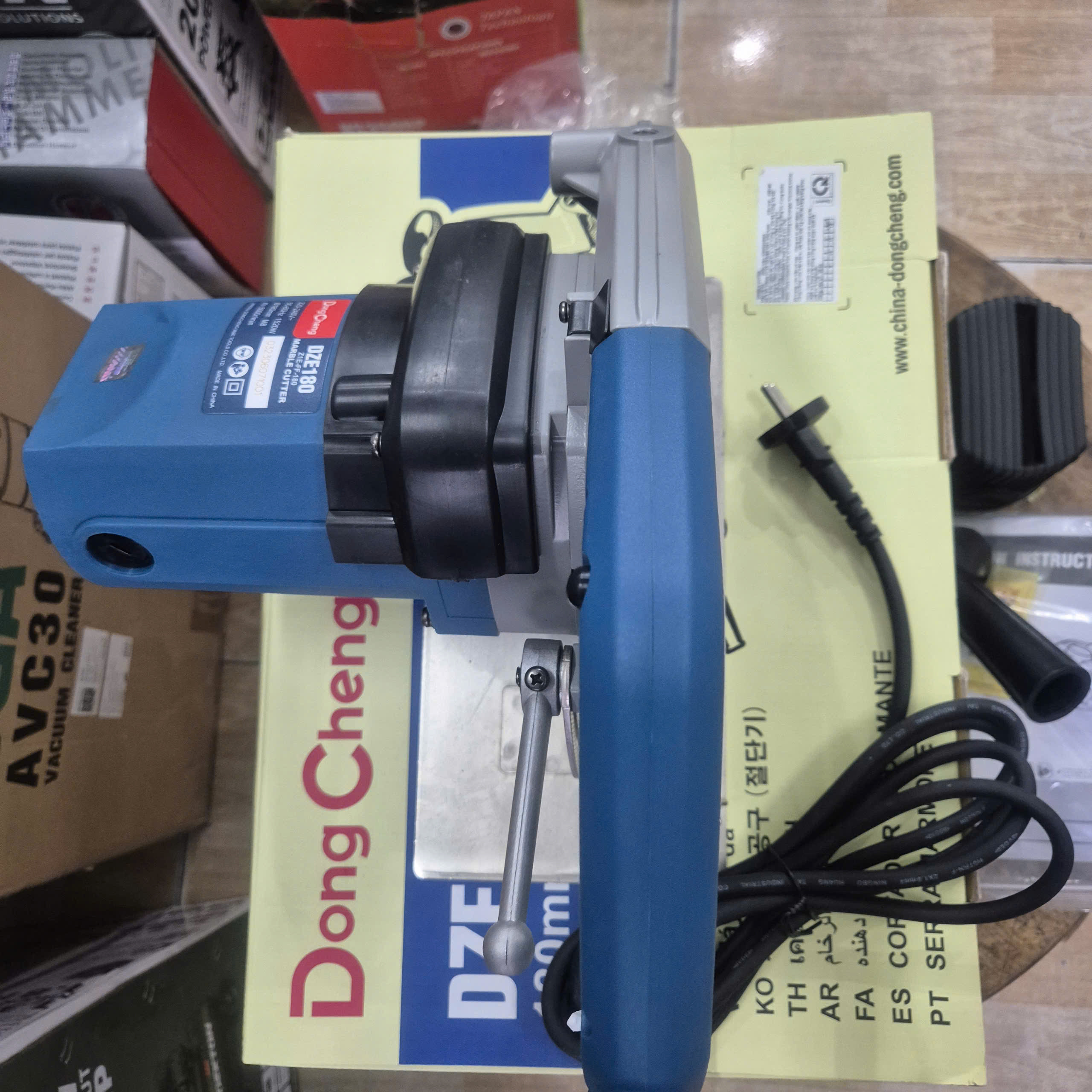 Máy cắt bê tông Dongcheng DZE180 (CS 1520W, Lưỡi 180mm)