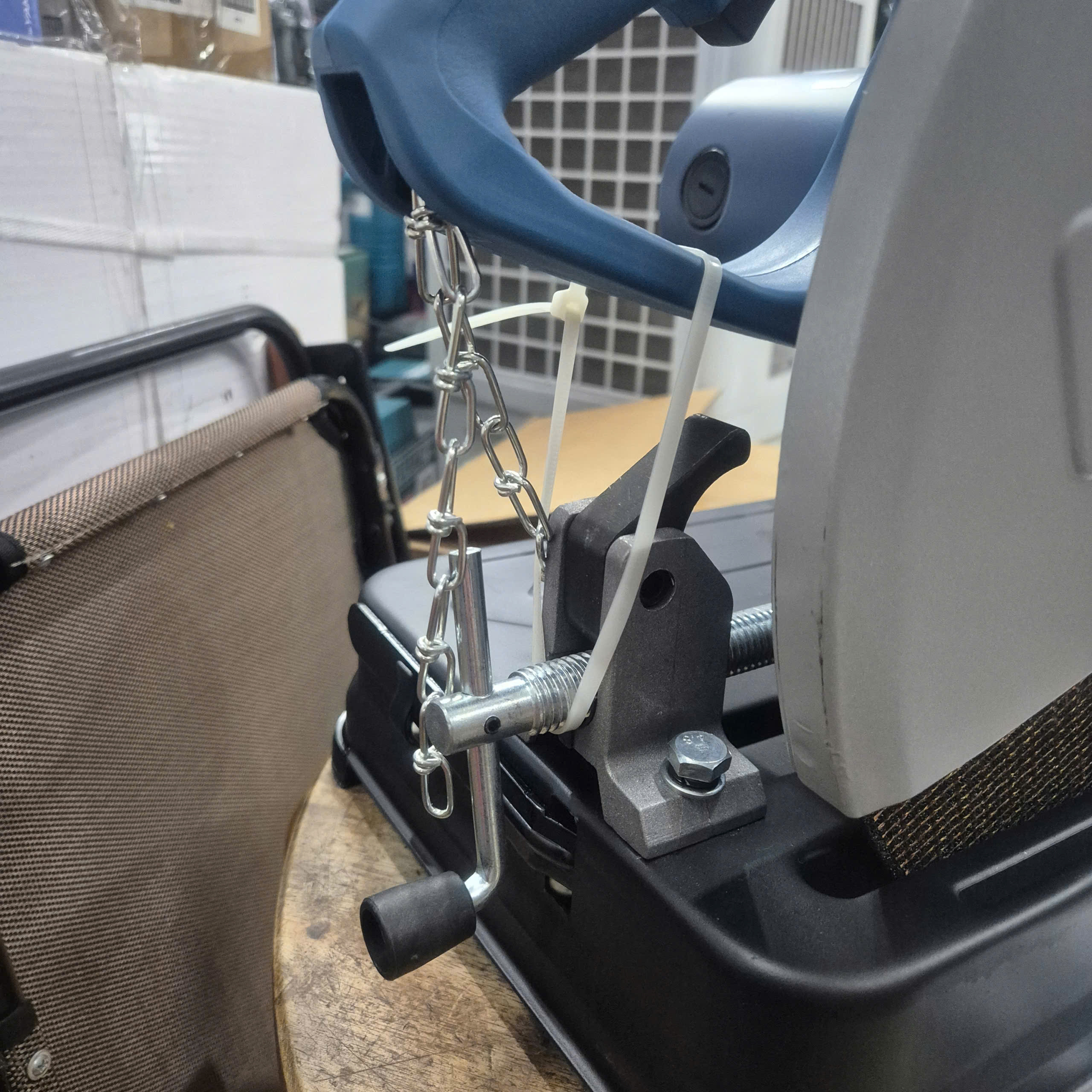 Máy cắt sắt DONGCHENG DJG04-355S (Công suất 2200W, lưỡi 355mm)
