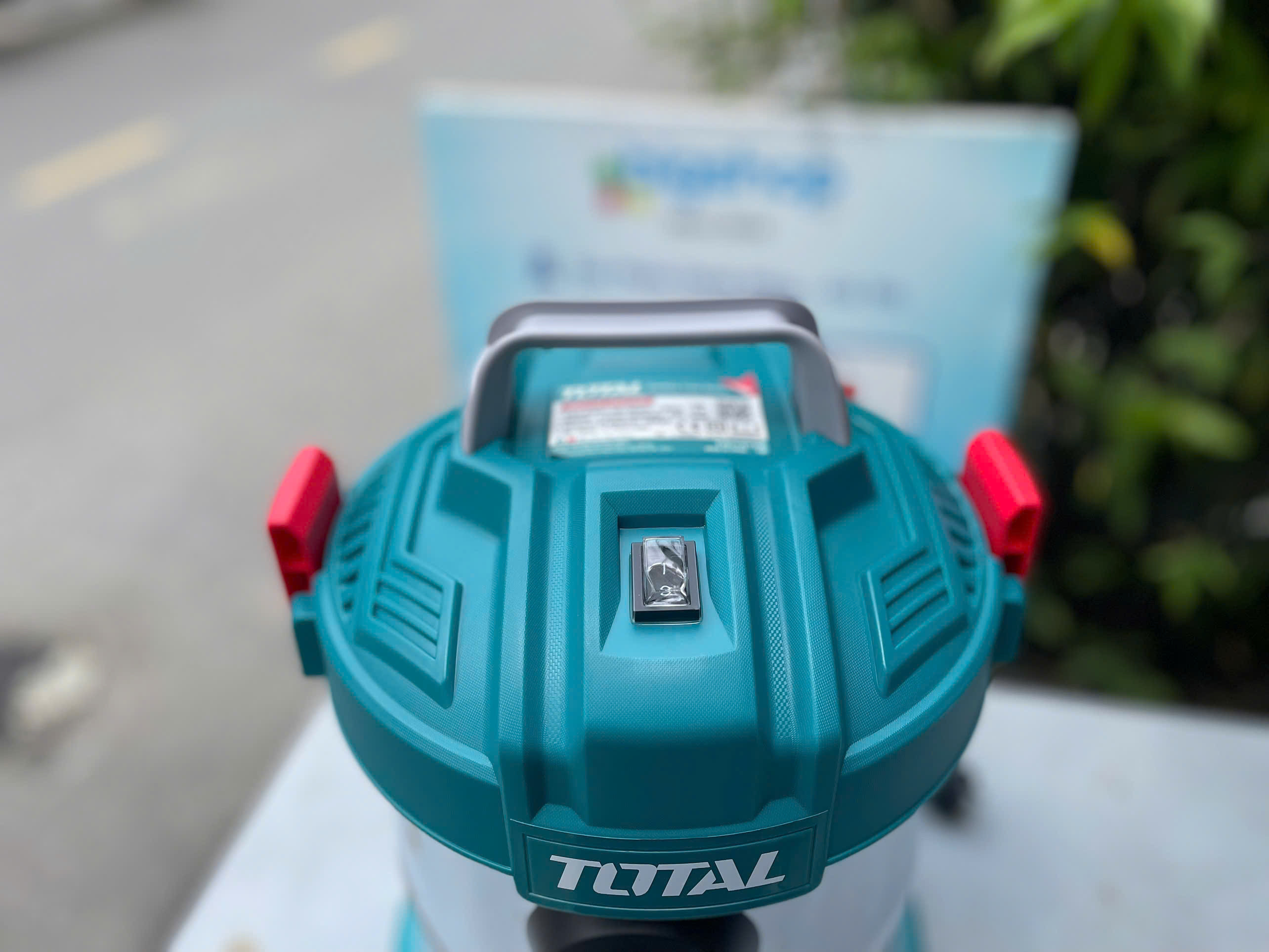 Máy Hút, thổi Bụi 12L Total TVC14122