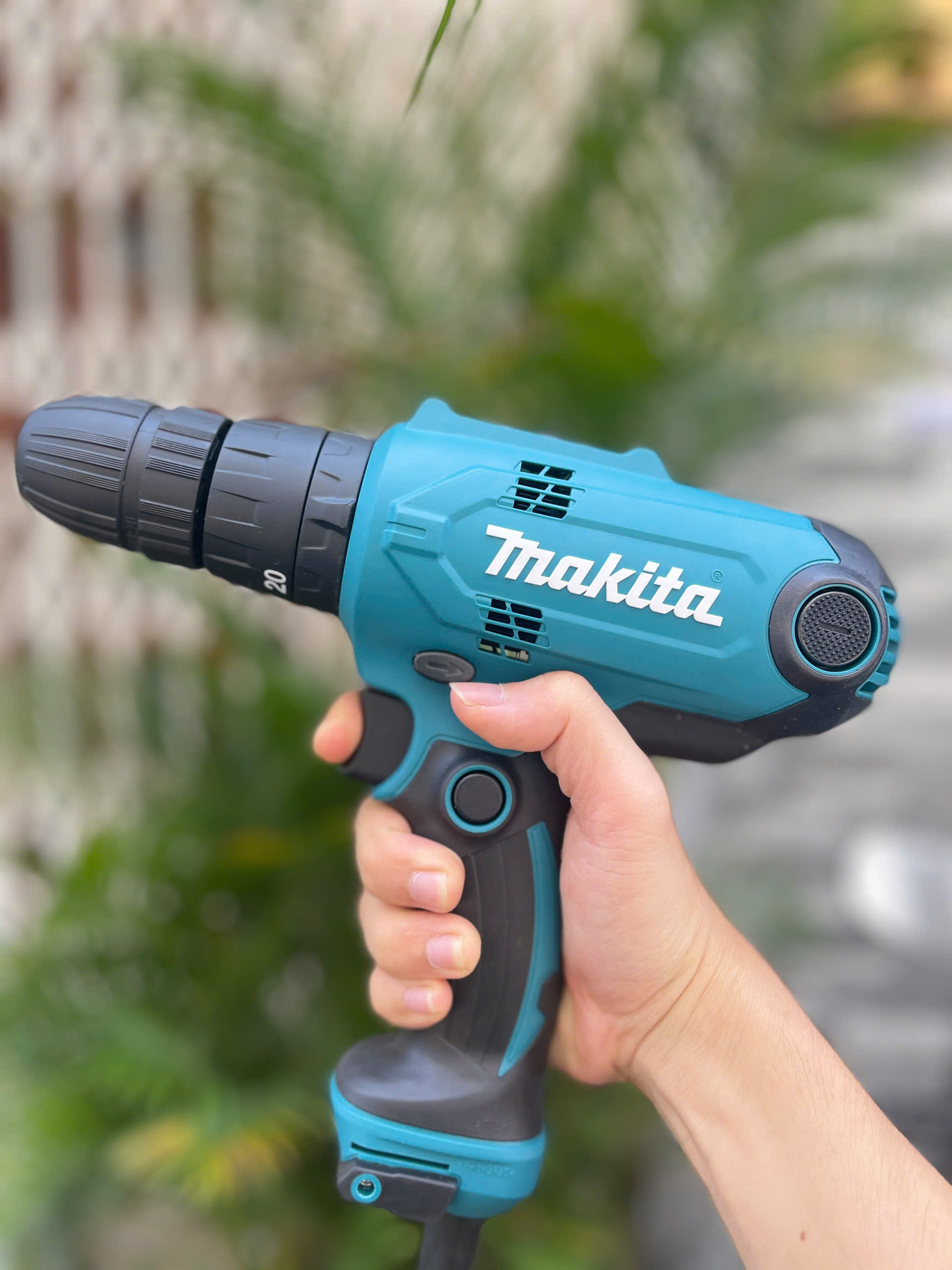 Máy khoan và vặn vít Makita HP0300