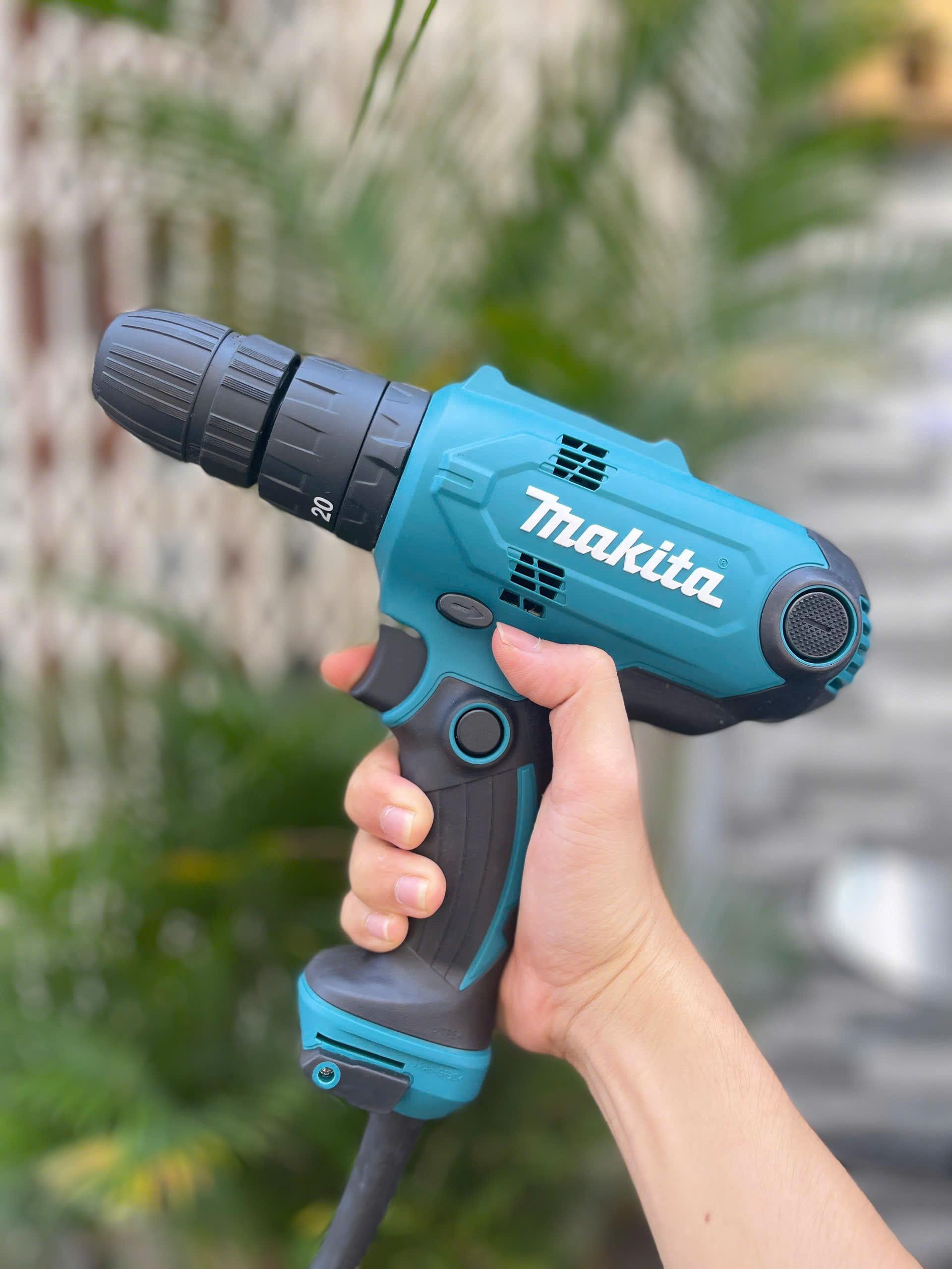 Máy khoan và vặn vít Makita HP0300